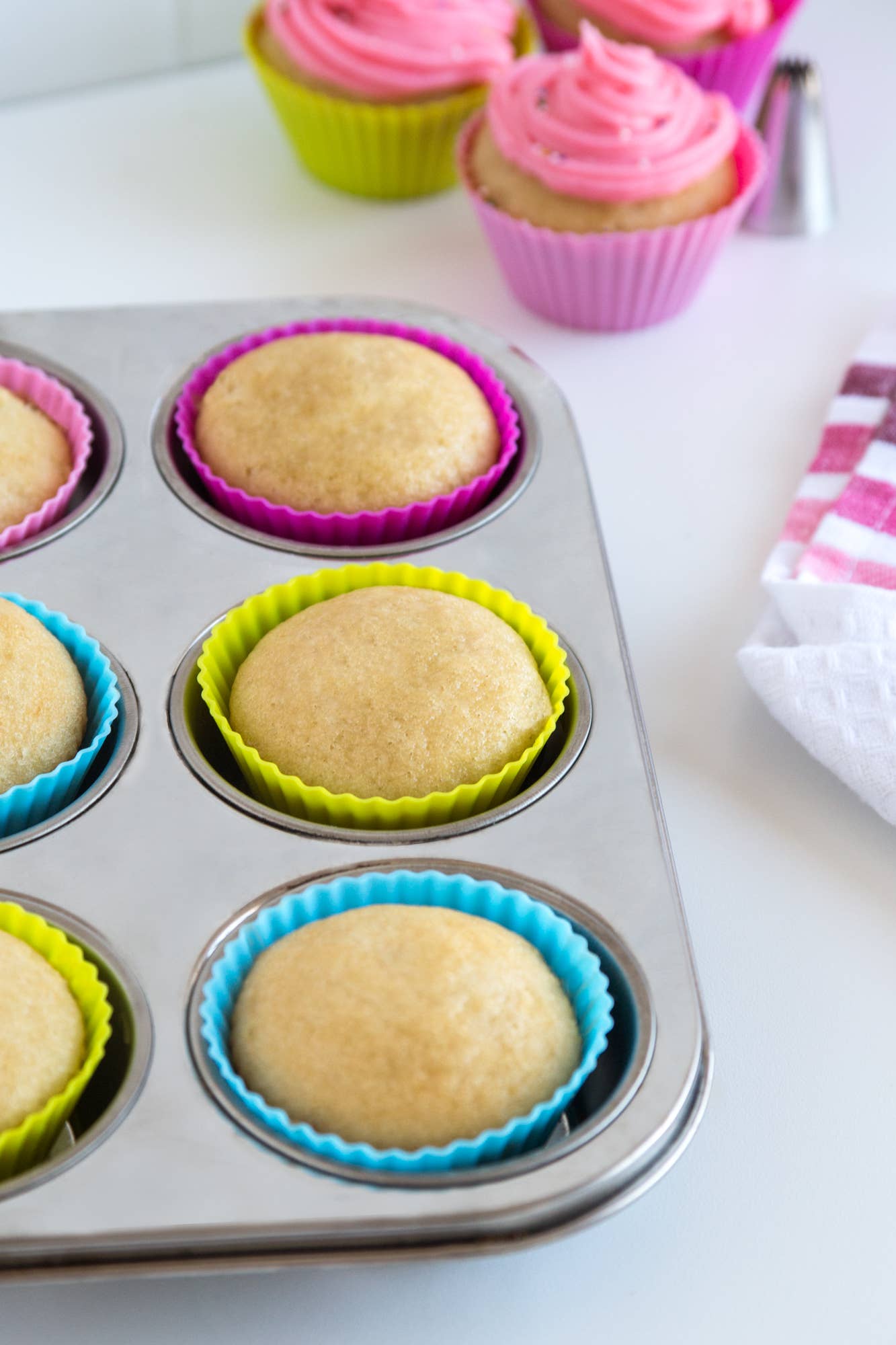 Bakelicious Silicone Cupcake Liners, Set of 12, 2.75"