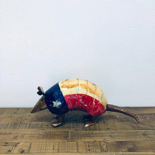 Large Texas Armadillo, Metal Yard Decor - E-10