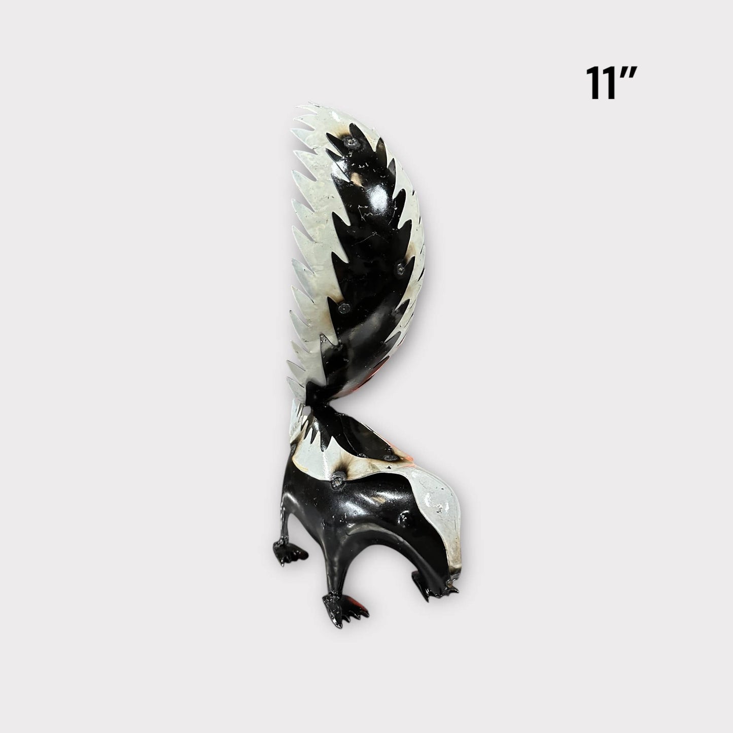 - Baby Skunk, Metal Yard Decor