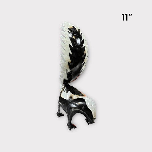 - Baby Skunk, Metal Yard Decor